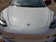 ✅ 2020 Tesla Model 3 Standard Range Plus • VIN: 5YJ3E1EA6LF785944 • Lot: 53220345. Wystawiony na Copart z przebiegiem Nie podano. Bezpłatny archiwum sprzedaży aukcyjnych z USA i szczegółowy raport historii pojazdu na DreamBid. Zdjęcie 11.