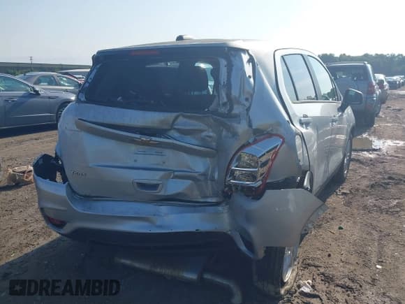 ✅ 2021 Chevrolet Trax LS • VIN: KL7CJKSB0MB309981 • Lot: 42872416. Listed on IAAI with 44,941 mi. Free auction sales archive from the USA and detailed vehicle history report at DreamBid. Image 4.