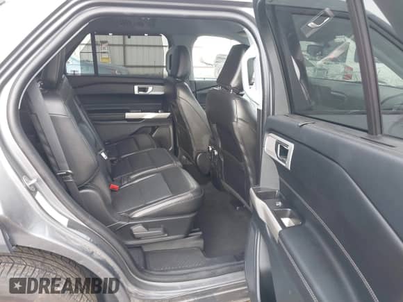 2022 Ford Explorer Limited z VIN 1FMSK8FH0NGB06571, wystawiony jako IAAI lot #43203697 z przebiegiem 42 824 mil mil oraz . Historia ofert i sprzedaży dostępna na DreamBid. Obrazek 8.