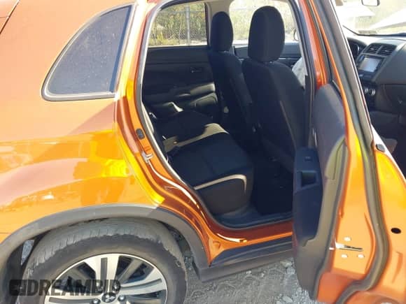 2020 Mitsubishi Outlander ES z VIN JA4AP3AUXLU030441, wystawiony jako IAAI lot #43364074 z przebiegiem 27 357 mil mil oraz . Historia ofert i sprzedaży dostępna na DreamBid. Obrazek 8.