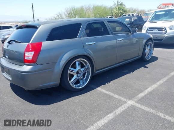 2005 Dodge Magnum SE с VIN 2D4FV48V95H123675, выставлен на аукционе IAAI как лот 42303195 с пробегом Не указан миль и . История ставок и продаж доступна на DreamBid. Изображение 4.