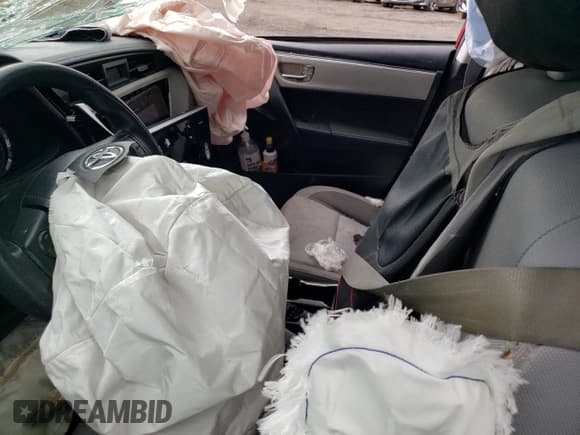 ✅ 2017 Toyota Corolla L • VIN: 5YFBURHE0HP572348 • Лот: 84964825. Опубликован ранее на Copart с пробегом Не указан. Бесплатный доступ к архиву аукционных продаж из США и подробный отчёт об истории автомобиля на DreamBid. Изображение 7.