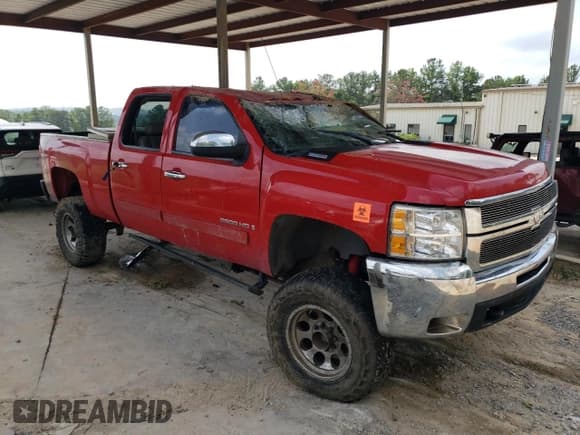 ✅ 2007 Chevrolet Silverado 2500HD 2LT • VIN: 1GCHK23657F502602 • Лот: 66417474. Опубликован ранее на Copart с пробегом Не указан. Бесплатный доступ к архиву аукционных продаж из США и подробный отчёт об истории автомобиля на DreamBid. Изображение 4.