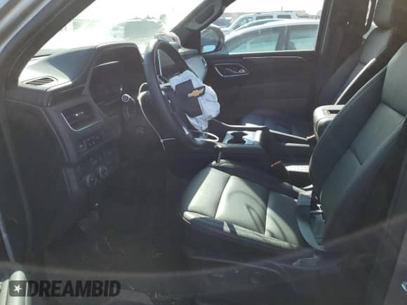 2024 Chevrolet Suburban LT z VIN 1GNSCCKDXRR331850, wystawiony jako Copart lot #79974784 z przebiegiem 4 611 mil mil oraz Czysty tytuł • Clean title. Historia ofert i sprzedaży dostępna na DreamBid. Obrazek 7.