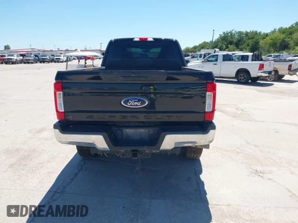 ✅ 2017 Ford F-250 Lariat • VIN: 1FT7W2BT9HEE70915 • Лот: 42808317. Опубликован ранее на IAAI с пробегом 229 023 миль. Бесплатный доступ к архиву аукционных продаж из США и подробный отчёт об истории автомобиля на DreamBid. Изображение 16.