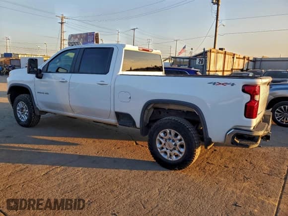 ✅ 2021 Chevrolet Silverado 2500HD LT • VIN: 1GC1YNEY5MF311502 • Лот: 95720085. Опубликован ранее на Copart с пробегом 112 836 миль. Бесплатный доступ к архиву аукционных продаж из США и подробный отчёт об истории автомобиля на DreamBid. Изображение 2.