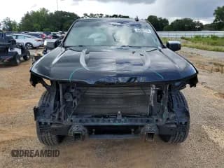 ✅ 2019 Chevrolet Silverado 1500 LT • VIN: 1GCUWCED5KZ110666 • Lot: 63881774. Wystawiony na Copart z przebiegiem 119 490 mil. Bezpłatny archiwum sprzedaży aukcyjnych z USA i szczegółowy raport historii pojazdu na DreamBid. Zdjęcie 5.