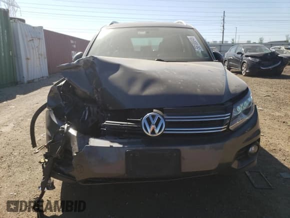 ✅ 2013 Volkswagen Tiguan SE • VIN: WVGAV7AX7DW018388 • Lot: 56188045. Wystawiony na Copart z przebiegiem 98 066 mil. Bezpłatny archiwum sprzedaży aukcyjnych z USA i szczegółowy raport historii pojazdu na DreamBid. Zdjęcie 5.