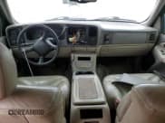 ✅ 2002 GMC Yukon XL SLT • VIN: 1GKFK16Z82J129248 • Лот: 91395635. Опубликован ранее на Copart с пробегом 375 778 миль. Бесплатный доступ к архиву аукционных продаж из США и подробный отчёт об истории автомобиля на DreamBid. Изображение 8.