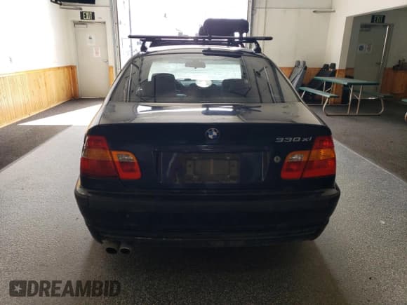 ✅ 2003 BMW 3 Series 330xi • VIN: WBAEW53403PG22979 • Lot: 67452215. Wystawiony na Copart z przebiegiem 145 992 mil. Bezpłatny archiwum sprzedaży aukcyjnych z USA i szczegółowy raport historii pojazdu na DreamBid. Zdjęcie 6.