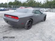 ✅ 2010 Dodge Challenger SE • VIN: 2B3CJ4DV7AH260238 • Lot: 41727317. Wystawiony na IAAI z przebiegiem 189 806 mil. Bezpłatny archiwum sprzedaży aukcyjnych z USA i szczegółowy raport historii pojazdu na DreamBid. Zdjęcie 4.