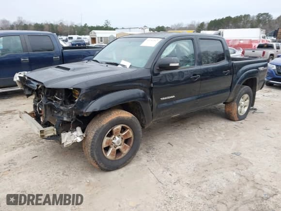 ✅ 2015 Toyota Tacoma PreRunner • VIN: 3TMJU4GN1FM174604 • Lot: 41386547. Wystawiony na IAAI z przebiegiem 225 987 mil. Bezpłatny archiwum sprzedaży aukcyjnych z USA i szczegółowy raport historii pojazdu na DreamBid. Zdjęcie 2.