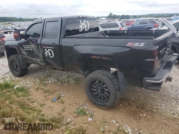 ✅ 2015 Chevrolet Silverado 2500HD LT • VIN: 1GC2KVEG3FZ509655 • Lot: 69041065. Wystawiony na Copart z przebiegiem 184 269 mil. Bezpłatny archiwum sprzedaży aukcyjnych z USA i szczegółowy raport historii pojazdu na DreamBid. Zdjęcie 2.