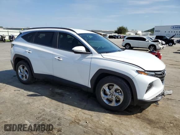 ✅ 2022 Hyundai Tucson SEL • VIN: 5NMJB3AE9NH028106 • Lot: 68011204. Wystawiony na Copart z przebiegiem 51 920 mil. Bezpłatny archiwum sprzedaży aukcyjnych z USA i szczegółowy raport historii pojazdu na DreamBid. Zdjęcie 4.