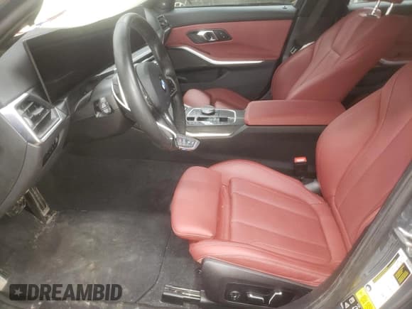 ✅ 2024 BMW 3 Series M340i xDrive • VIN: 3MW49FF07R8E07606 • Lot: 43649495. Wystawiony na Copart z przebiegiem Nie podano. Bezpłatny archiwum sprzedaży aukcyjnych z USA i szczegółowy raport historii pojazdu na DreamBid. Zdjęcie 7.