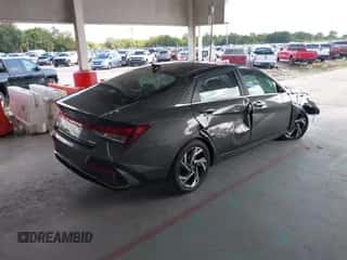 2024 Hyundai Elantra Limited z VIN KMHLP4DG7RU651960, wystawiony jako IAAI lot #43342642 z przebiegiem 49 350 mil mil oraz . Historia ofert i sprzedaży dostępna na DreamBid. Obrazek 4.