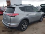 ✅ 2018 Toyota RAV4 XLE • VIN: JTMWFREV3JJ159379 • Lot: 43403790. Wystawiony na IAAI z przebiegiem 71 515 mil. Bezpłatny archiwum sprzedaży aukcyjnych z USA i szczegółowy raport historii pojazdu na DreamBid. Zdjęcie 4.