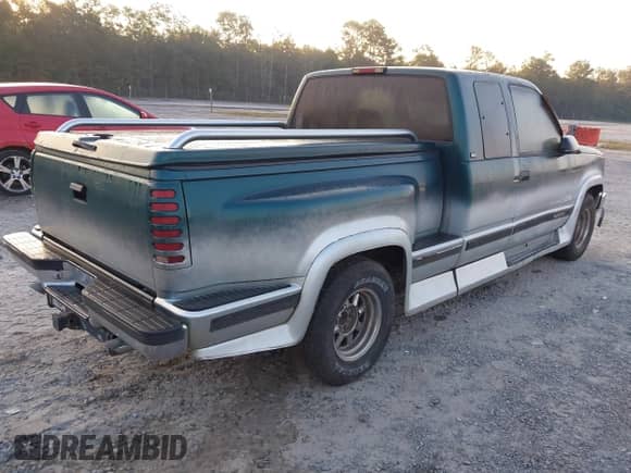 ✅ 1995 GMC Sierra 1500 • VIN: 2GTEC19K3S1521292 • Лот: 43240150. Размещён на IAAI с пробегом 251 392 миль миль. Получите бесплатный доступ к архиву аукционных продаж из США и посмотрите подробный отчёт об истории автомобиля на DreamBid. Изображение 4.