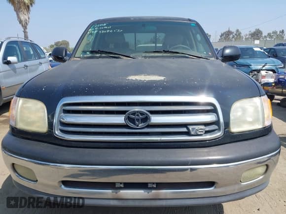 ✅ 2002 Toyota Tundra Limited • VIN: 5TBRT38162S243303 • Lot: 43090537. Listed on IAAI with 469,385 mi. Free auction sales archive from the USA and detailed vehicle history report at DreamBid. Image 6.