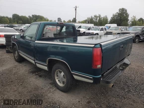 1998 Chevrolet Silverado 1500 z VIN 1GCEC14R3WZ141824, wystawiony jako Copart lot #84471025 z przebiegiem 171 517 mil mil oraz Szkoda całkowita • Salvage title. Historia ofert i sprzedaży dostępna na DreamBid. Obrazek 2.