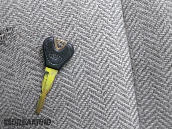 ✅ 1997 Ford Escort • VIN: 1FALP10P8VW286380 • Лот: 39820241. Опубликован ранее на IAAI с пробегом 133 161 миль. Бесплатный доступ к архиву аукционных продаж из США и подробный отчёт об истории автомобиля на DreamBid. Изображение 11.