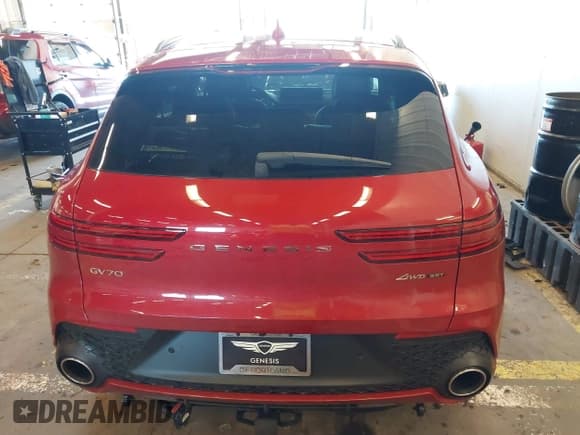 ✅ 2025 Genesis GV70 Sport • VIN: 5NMMCDTC5SH022424 • Lot: 41264651. Listed on IAAI with 637 mi. Free auction sales archive from the USA and detailed vehicle history report at DreamBid. Image 16.