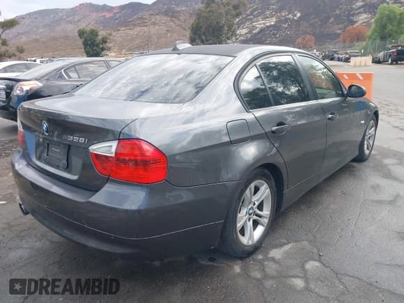 ✅ 2008 BMW 3 Series 328i • VIN: WBAVA33568KX84046 • Лот: 43247074. Опубликован ранее на IAAI с пробегом 143 927 миль. Бесплатный доступ к архиву аукционных продаж из США и подробный отчёт об истории автомобиля на DreamBid. Изображение 4.