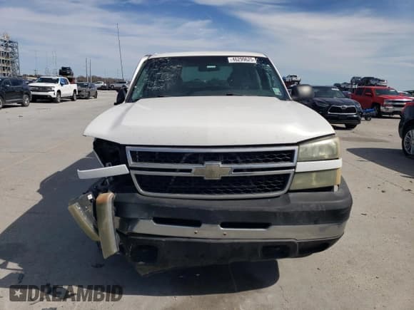 ✅ 2006 Chevrolet Silverado 2500HD Work Truck • VIN: 1GCHC23U56F170848 • Лот: 46299625. Опубликован ранее на Copart с пробегом 259 631 миль. Бесплатный доступ к архиву аукционных продаж из США и подробный отчёт об истории автомобиля на DreamBid. Изображение 5.