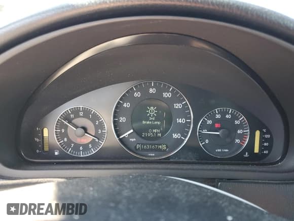 ✅ 2008 Mercedes-Benz CLK 350 • VIN: WDBTK56F68F249166 • Lot: 57809815. Listed on Copart with 163,167 mi. Free auction sales archive from the USA and detailed vehicle history report at DreamBid. Image 9.