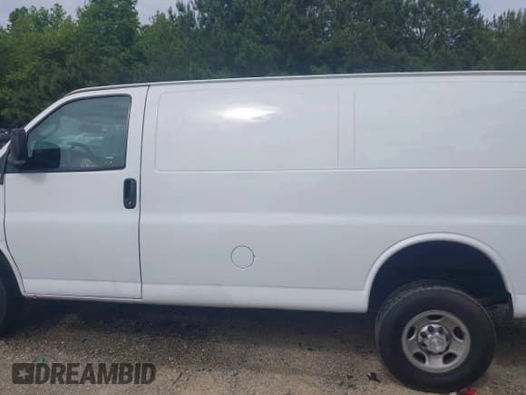 ✅ 2020 Chevrolet Express Cargo • VIN: 1GCWGAFP7L1128105 • Lot: 42186923. Wystawiony na IAAI z przebiegiem 183 036 mil. Bezpłatny archiwum sprzedaży aukcyjnych z USA i szczegółowy raport historii pojazdu na DreamBid. Zdjęcie 14.
