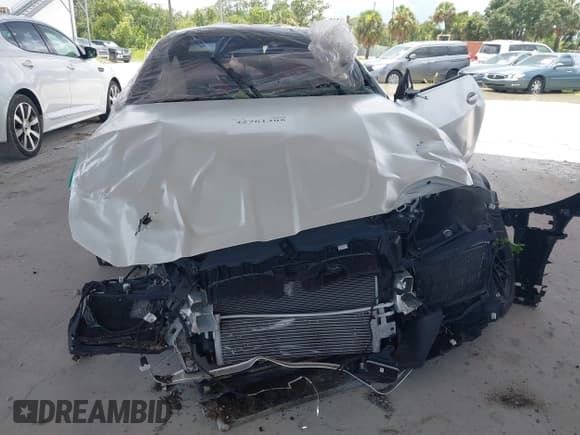 ✅ 2024 BMW M4 Competition xDrive • VIN: WBS43AZ07RCS05336 • Lot: 42761305. Listed on IAAI with Not provided. Free auction sales archive from the USA and detailed vehicle history report at DreamBid. Image 6.