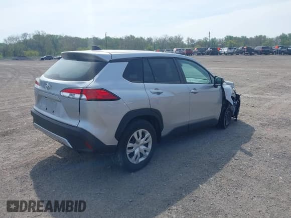 ✅ 2022 Toyota Corolla Cross L • VIN: 7MUAAAAG7NV009940 • Лот: 42117351. Опубликован ранее на IAAI с пробегом 23 290 миль. Бесплатный доступ к архиву аукционных продаж из США и подробный отчёт об истории автомобиля на DreamBid. Изображение 4.