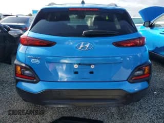 ✅ 2018 Hyundai Kona SEL • VIN: KM8K62AA1JU178077 • Лот: 74139444. Опубликован ранее на Copart с пробегом 42 140 миль. Бесплатный доступ к архиву аукционных продаж из США и подробный отчёт об истории автомобиля на DreamBid. Изображение 6.