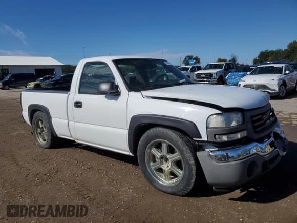 ✅ 2006 GMC Sierra 1500 Work Truck • VIN: 1GTEC14X36Z233997 • Lot: 85592785. Listed on Copart with 140,007 mi. Free auction sales archive from the USA and detailed vehicle history report at DreamBid. Image 4.
