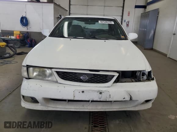 ✅ 1998 Nissan Sentra • VIN: 1N4BB41D3WC724953 • Lot: 82536235. Wystawiony na Copart z przebiegiem 223 446 mil. Bezpłatny archiwum sprzedaży aukcyjnych z USA i szczegółowy raport historii pojazdu na DreamBid. Zdjęcie 5.