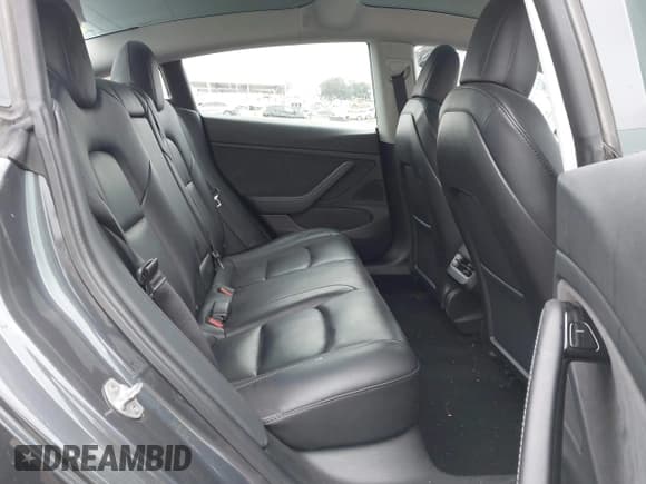 ✅ 2020 Tesla Model 3 Performance • VIN: 5YJ3E1EC3LF802068 • Lot: 41886024. Wystawiony na IAAI z przebiegiem 50 271 mil. Bezpłatny archiwum sprzedaży aukcyjnych z USA i szczegółowy raport historii pojazdu na DreamBid. Zdjęcie 8.