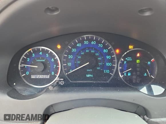 ✅ 2008 Toyota Sienna LE • VIN: 5TDZK23CX8S114678 • Lot: 90592235. Listed on Copart with 230,958 mi. Free auction sales archive from the USA and detailed vehicle history report at DreamBid. Image 9.