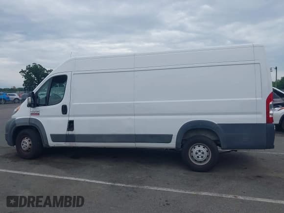 ✅ 2017 Ram ProMaster Cargo • VIN: 3C6URVJG0HE550437 • Lot: 42698604. Listed on IAAI with 170,033 mi. Free auction sales archive from the USA and detailed vehicle history report at DreamBid. Image 15.