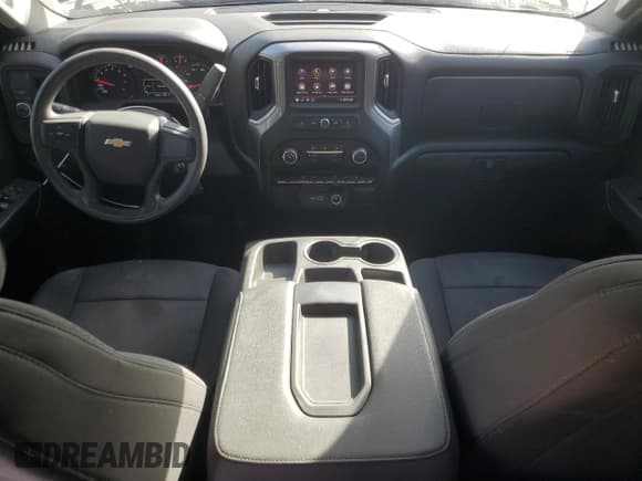 ✅ 2021 Chevrolet Silverado 1500 Custom • VIN: 1GCRWBEK3MZ198215 • Lot: 78698824. Wystawiony na Copart z przebiegiem 63 232 mil. Bezpłatny archiwum sprzedaży aukcyjnych z USA i szczegółowy raport historii pojazdu na DreamBid. Zdjęcie 8.