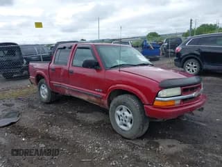 ✅ 2003 Chevrolet S-10 LS • VIN: 1GCDT13X73K155323 • Лот: 42393245. Опубликован ранее на IAAI с пробегом 198 807 миль. Бесплатный доступ к архиву аукционных продаж из США и подробный отчёт об истории автомобиля на DreamBid. Изображение 1.