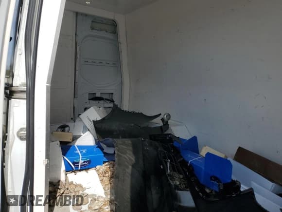 ✅ 2020 Mercedes-Benz Sprinter Cargo • VIN: W1Y4EBHY5LT027864 • Lot: 53158315. Listed on Copart with Not provided. Free auction sales archive from the USA and detailed vehicle history report at DreamBid. Image 10.