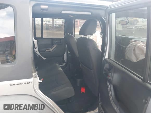 ✅ 2018 Jeep Wrangler Unlimited Sport S • VIN: 1C4HJWDG3JL930114 • Лот: 43692672. Опубликован ранее на IAAI с пробегом 67 386 миль. Бесплатный доступ к архиву аукционных продаж из США и подробный отчёт об истории автомобиля на DreamBid. Изображение 8.