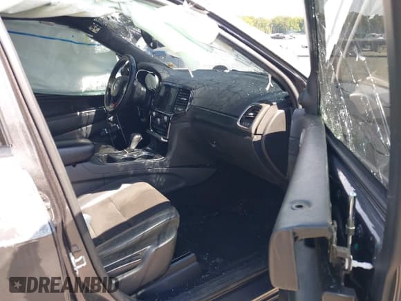 ✅ 2019 Jeep Grand Cherokee Upland • VIN: 1C4RJFAG1KC771703 • Lot: 43091265. Listed on IAAI with 110,345 mi. Free auction sales archive from the USA and detailed vehicle history report at DreamBid. Image 5.