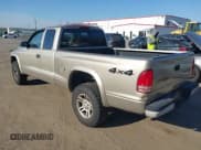 ✅ 2004 Dodge Dakota • VIN: 1D7HG12K84S704305 • Lot: 41662113. Wystawiony na IAAI z przebiegiem 154 383 mil. Bezpłatny archiwum sprzedaży aukcyjnych z USA i szczegółowy raport historii pojazdu na DreamBid. Zdjęcie 3.