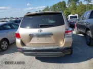 ✅ 2013 Toyota Highlander SE • VIN: 5TDZK3EH4DS135406 • Лот: 43170302. Опубликован ранее на IAAI с пробегом 238 486 миль. Бесплатный доступ к архиву аукционных продаж из США и подробный отчёт об истории автомобиля на DreamBid. Изображение 16.