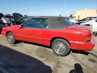 ✅ 1995 Chrysler LeBaron GTC • VIN: 1C3EU4538SF506684 • Lot: 76207694. Wystawiony na Copart z przebiegiem 197 644 mil. Bezpłatny archiwum sprzedaży aukcyjnych z USA i szczegółowy raport historii pojazdu na DreamBid. Zdjęcie 2.