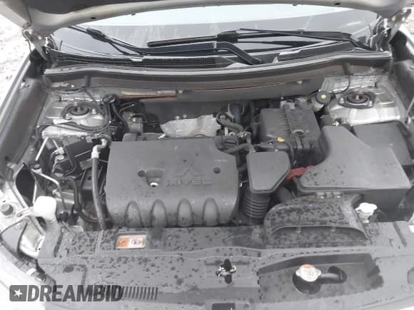 ✅ 2018 Mitsubishi Outlander ES • VIN: JA4AZ3A33JZ010565 • Lot: 43589921. Wystawiony na IAAI z przebiegiem 87 376 mil. Bezpłatny archiwum sprzedaży aukcyjnych z USA i szczegółowy raport historii pojazdu na DreamBid. Zdjęcie 10.