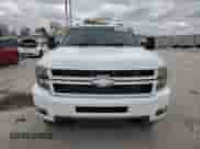 2008 Chevrolet Silverado 3500HD DRW LTZ z VIN 1GCJK33698F111624, wystawiony jako Copart lot #87398034 z przebiegiem 242 410 mil mil oraz Czysty tytuł • Clean title. Historia ofert i sprzedaży dostępna na DreamBid. Obrazek 5.