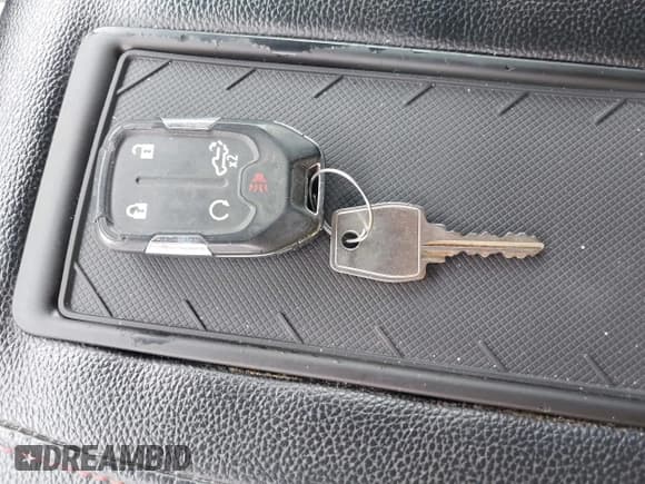 ✅ 2021 Chevrolet Silverado 1500 RST • VIN: 1GCUYEEL1MZ182884 • Lot: 42109846. Wystawiony na IAAI z przebiegiem 60 270 mil. Bezpłatny archiwum sprzedaży aukcyjnych z USA i szczegółowy raport historii pojazdu na DreamBid. Zdjęcie 11.