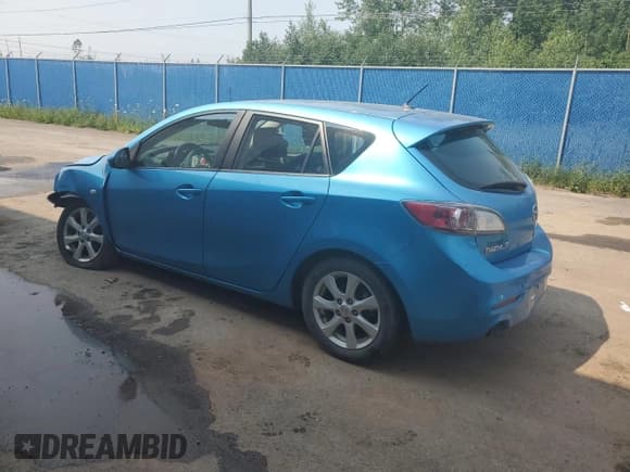 ✅ 2011 Mazda 3 GX • VIN: JM1BL1KF8B1409397 • Lot: 64960415. Listed on Copart with 196,658 mi. Free auction sales archive from the USA and detailed vehicle history report at DreamBid. Image 2.